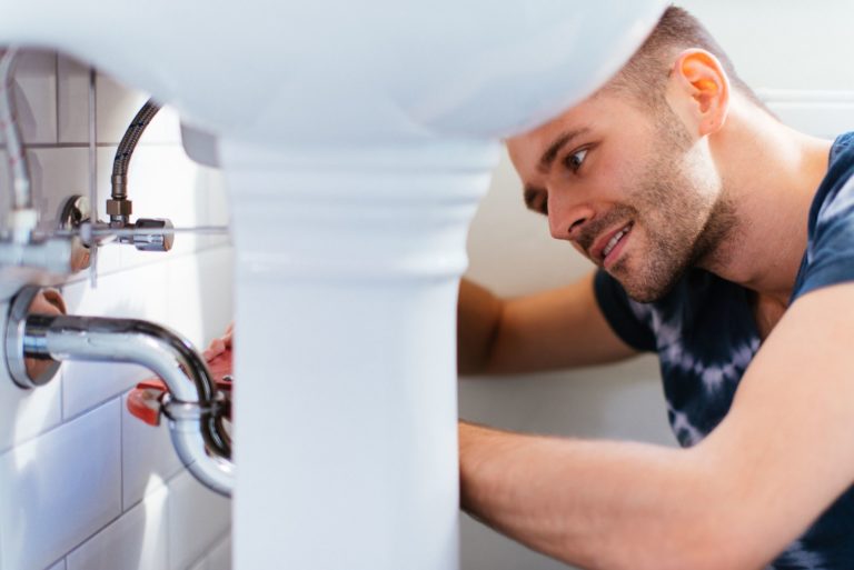 Things You Need To Know To Become A Plumber