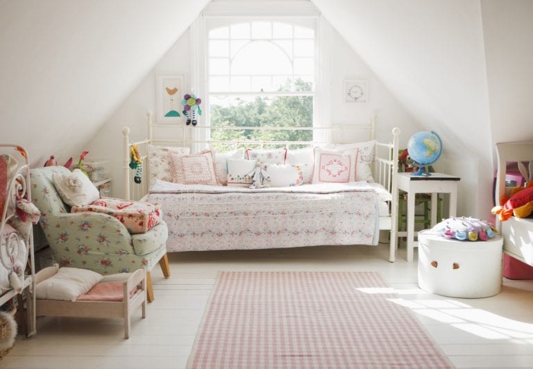 How to Decorate Your Baby’s Room in 2024