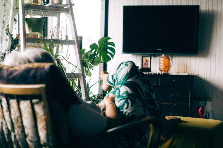How To Find The Optimal TV Viewing Distance – 2024 Guide