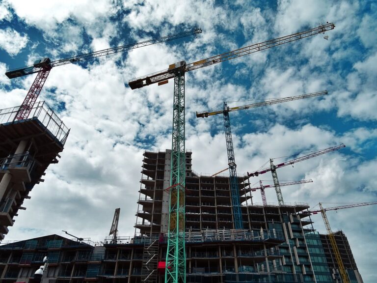 Should You Hire Access Equipment or Buy it Outright?
