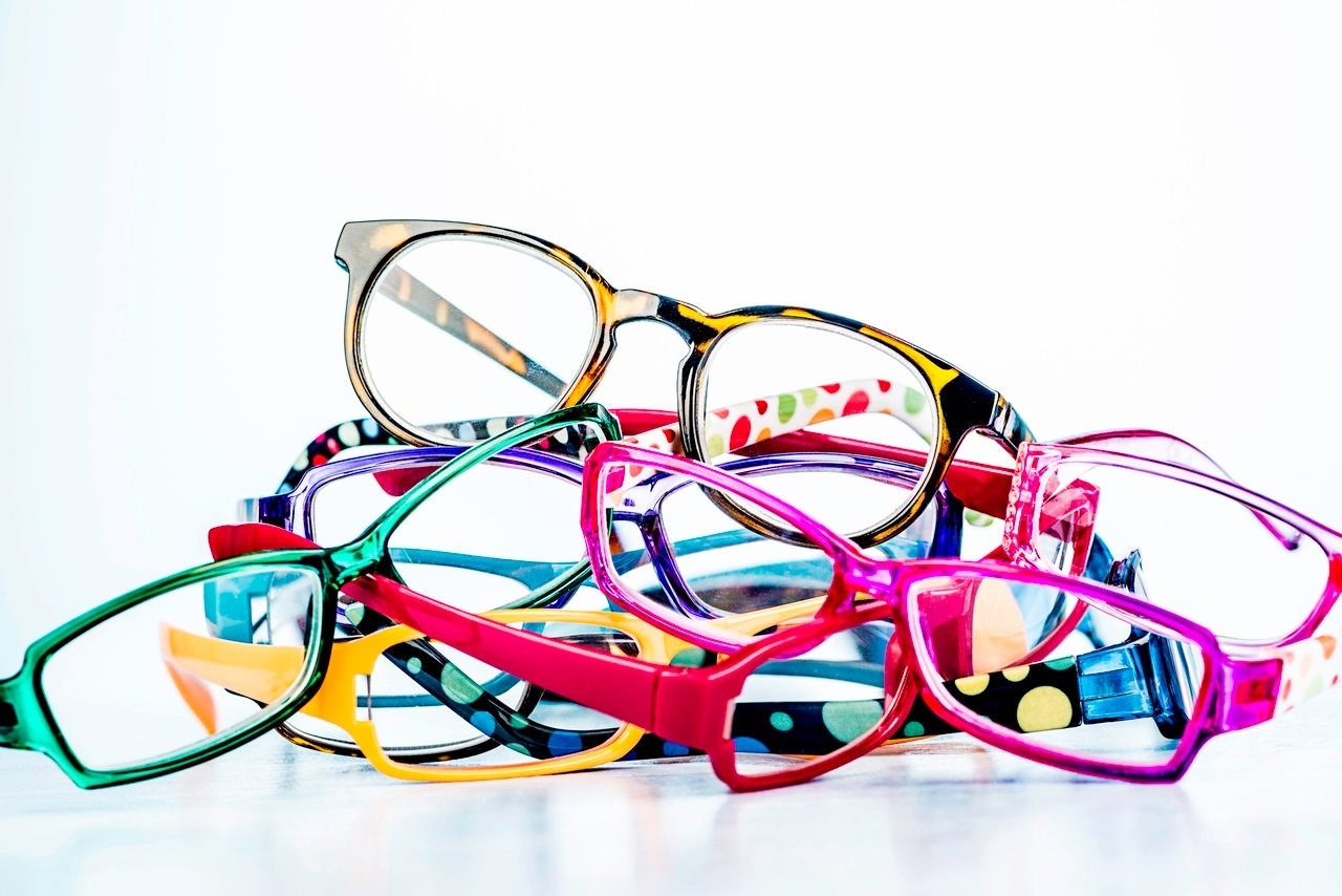 6 Key Factors for Choosing Eyeglass Frames 2024 Guide