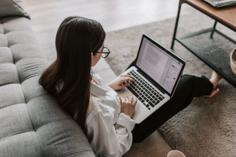 5  TopTips to Make A Perfect Business Essay in 2024