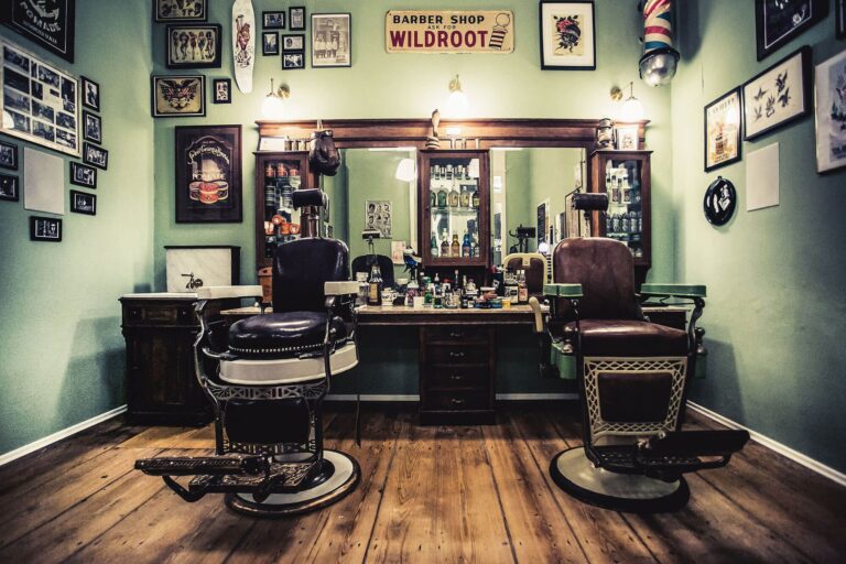 8 Best Portable Barber Chairs to Buy 2024 – Review & Buying Guide