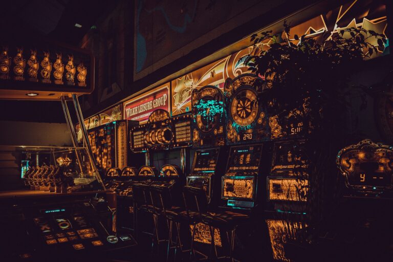 How To Make Money From Online Gambling Wisely