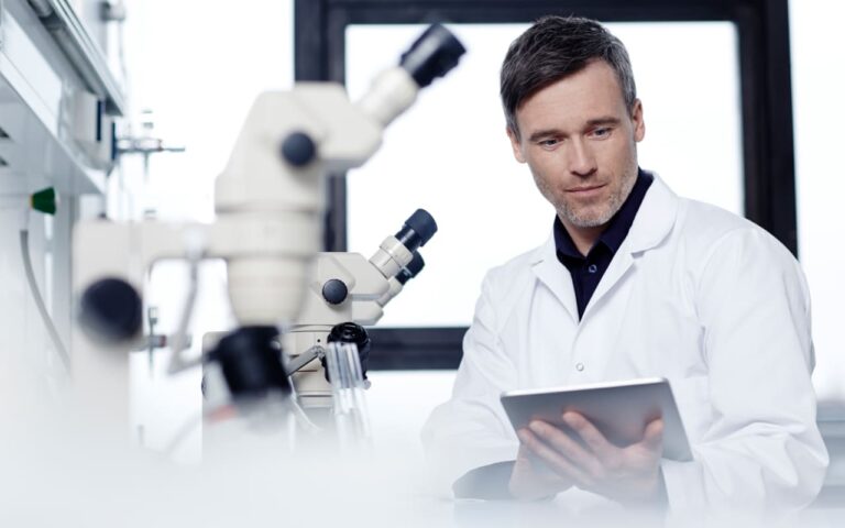 7 Ways to Stay Focused While Writing a Research Paper – 2024 Guide