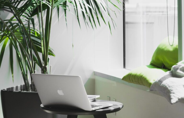 As An Influencer, Why Sign Up for Affiliate Marketing?