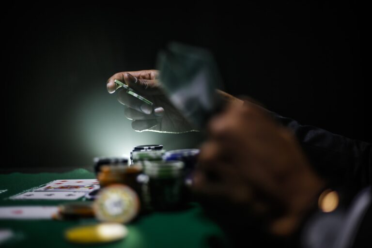 Tips & Tricks for Winning at Online Poker