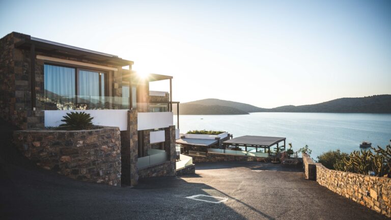 5 Stunning Properties with Hot Tubs