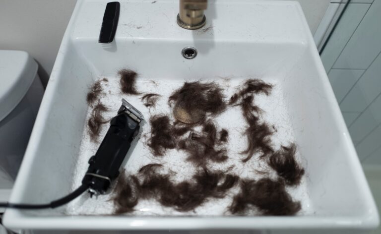 7 Pros and Cons of Using Electric Shavers