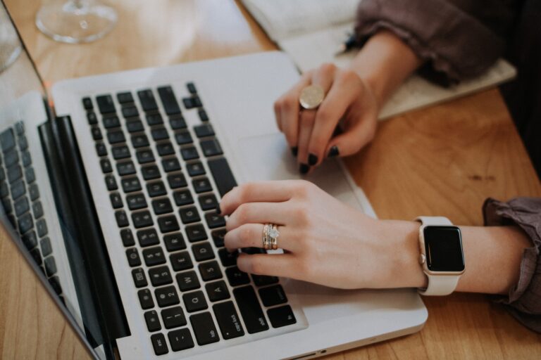 6 Powerful Ways To Win Customers From Your Competitors