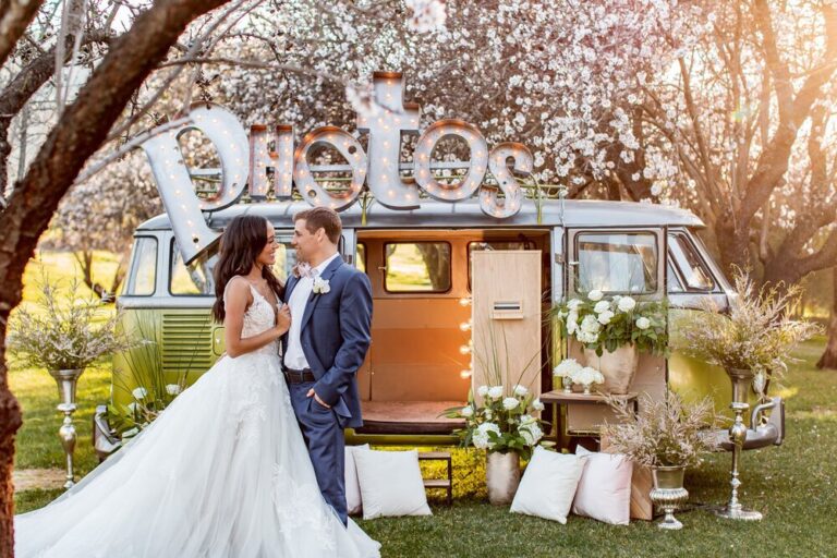 7 Benefits of Having a Photo Booth at Your Wedding – 2024 Guide