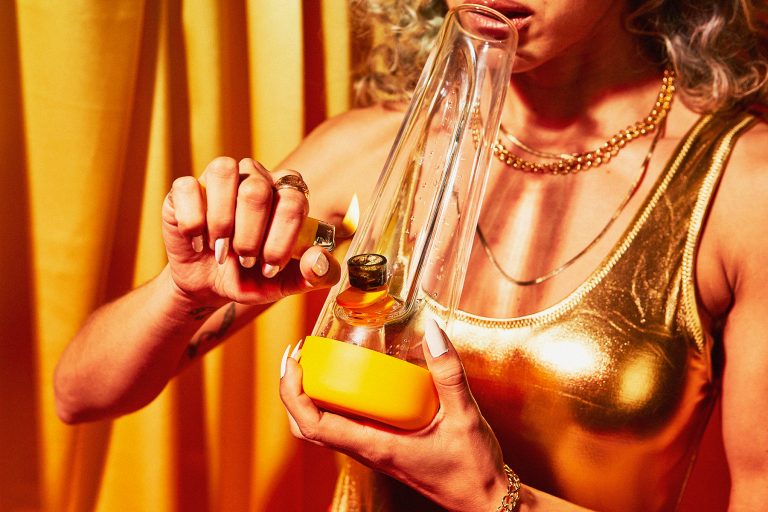 What Are The Features Of Bongs That Make Them More Suited For Advanced Users Than Dab Rigs?