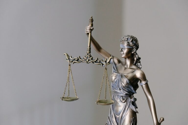 5 Warning Signs You Need To Hire an Employment Attorney