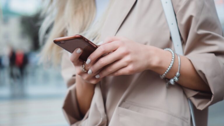 4 Tips For Buying A Phone Card