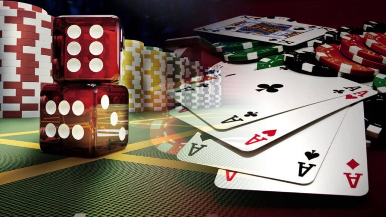 How To Combine Different Strategies When Playing Online Casino Games?