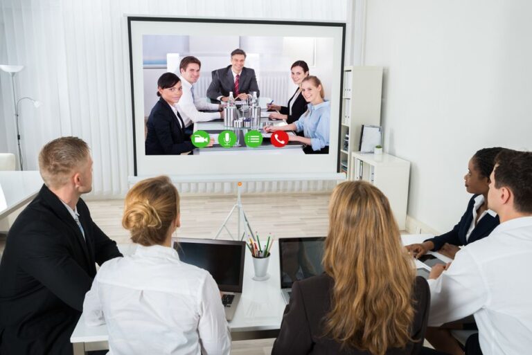 5 Tips For Choosing The Right Video Conferencing Camera