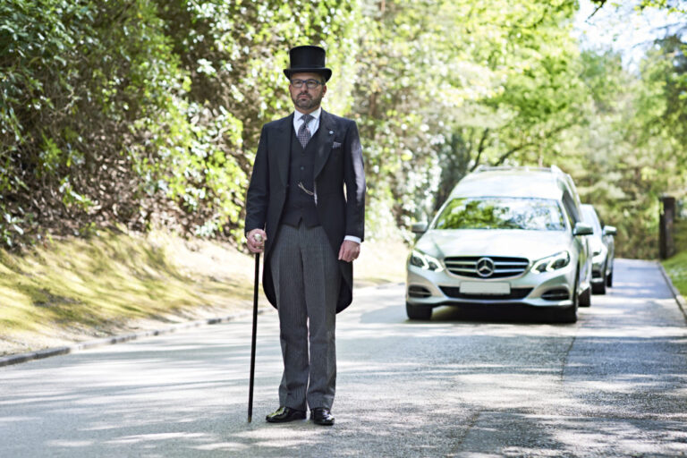 How a Funeral Director Can Be of Service During a Time of Grief