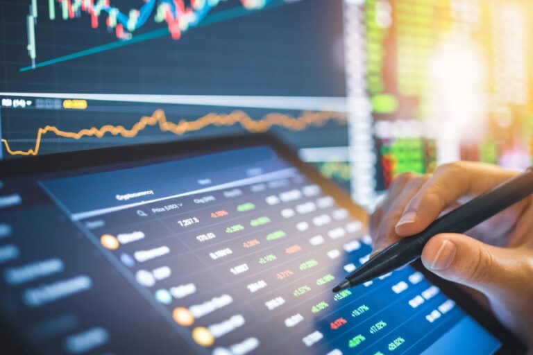 Is It Better To Invest Short Term Or Long Term Crypto