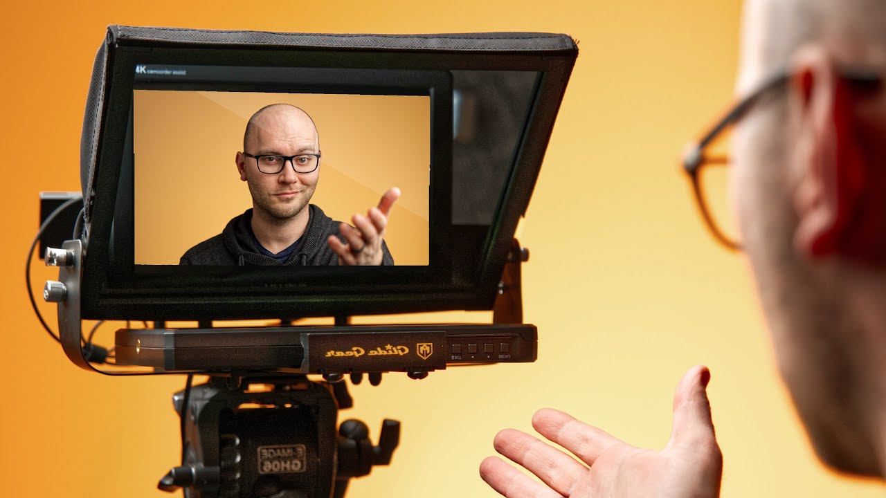 7 Best Teleprompter For YouTube Videos 2024