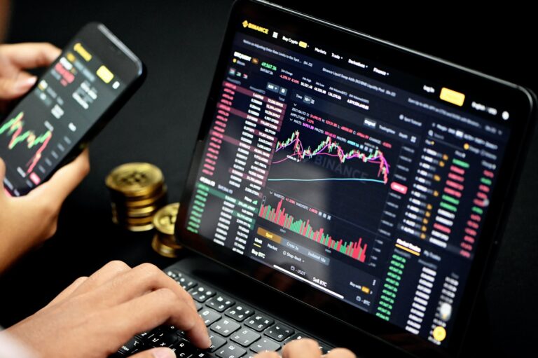 Is A Laptop Enough To Trade Cryptocurrency ─ 5 Things To Know