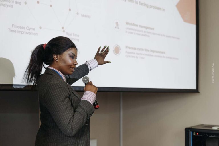 Discover How Finance and Economy Speakers Can Educate Your Workforce