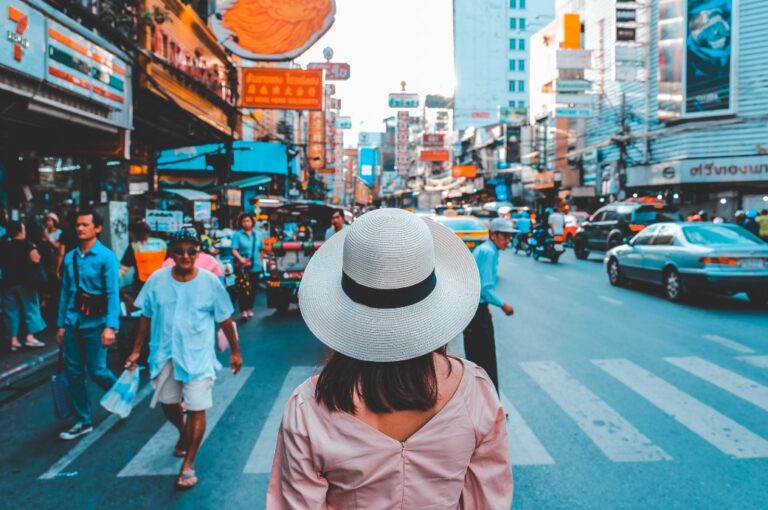 How to Spend your Trip in a Healthy Way and Boost Your Energy ─ 13 Tips to Consider