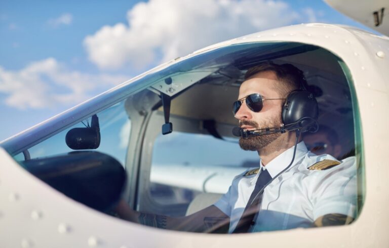 Why Do Pilots Wear Aviator Glasses?