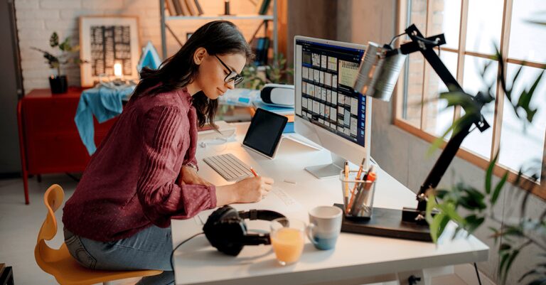 5 Best Freelance Job Options for Girls ─ Be Your Own Boss and Make Money Online