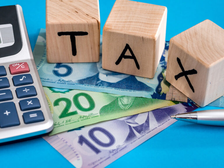 How Do Foreigners Pay Taxes in Canada? 7 Tips to Know