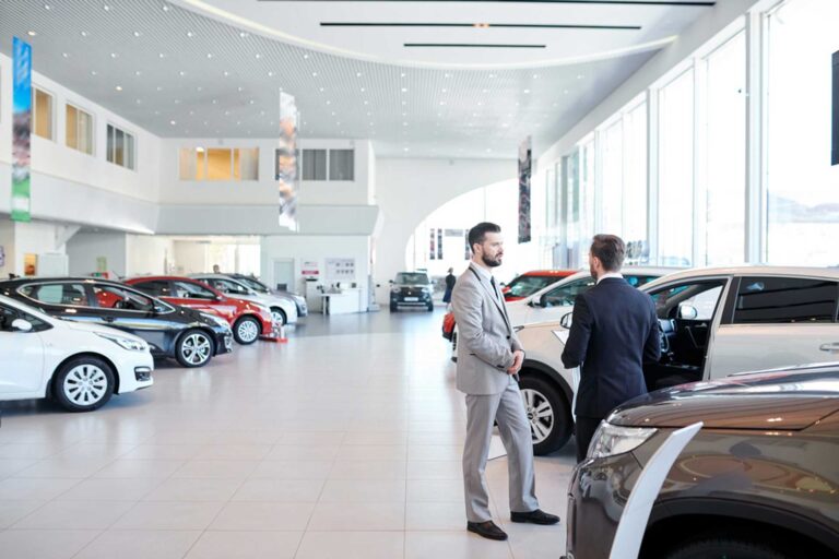 How to Find the Right Used Car Dealer In 2024
