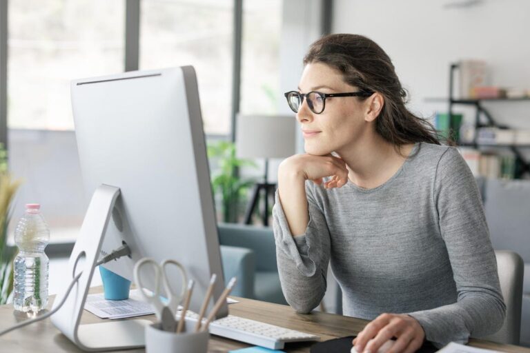 Virtual Office Balance 2024 ─ A Guide to Creating a Good Work-Life Balance for Remote Workers