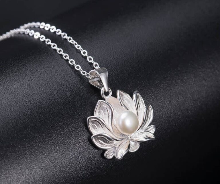 What Makes the Lotus Pendant a Popular Spiritual Gift?