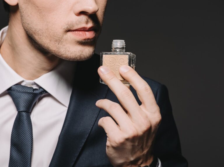 Choosing Your Aura ─ The Art of Picking the Ideal Perfume