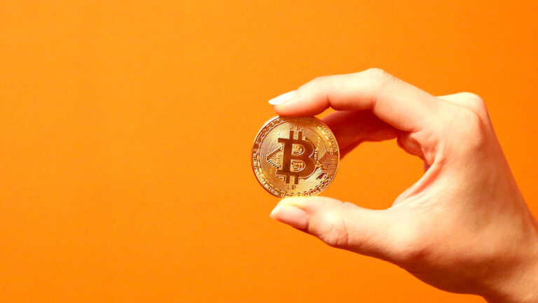 How Can You Make a Substantial Profit in Bitcoin Mining?