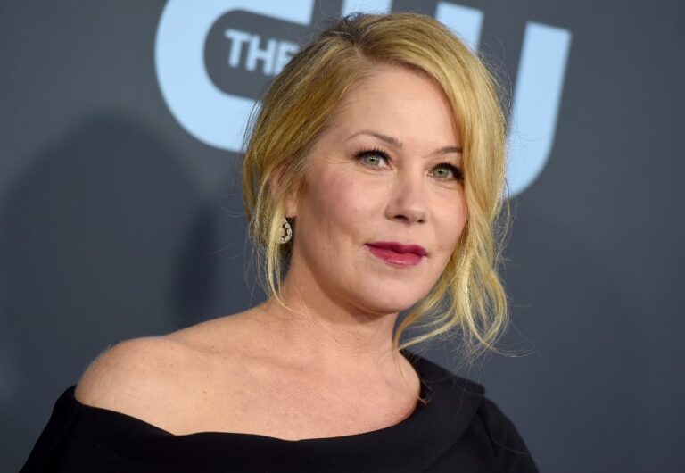 7 Movies and Series of Christina Applegate