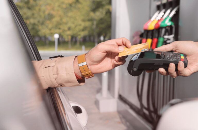 7 Tips for Choosing the Right Fuel Card for Your Business
