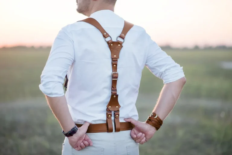How to Wear Leather Suspenders to be on Trend