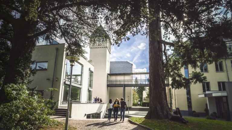 5 Best International Colleges and Universities 2024 ─ Your Guide to Global Education