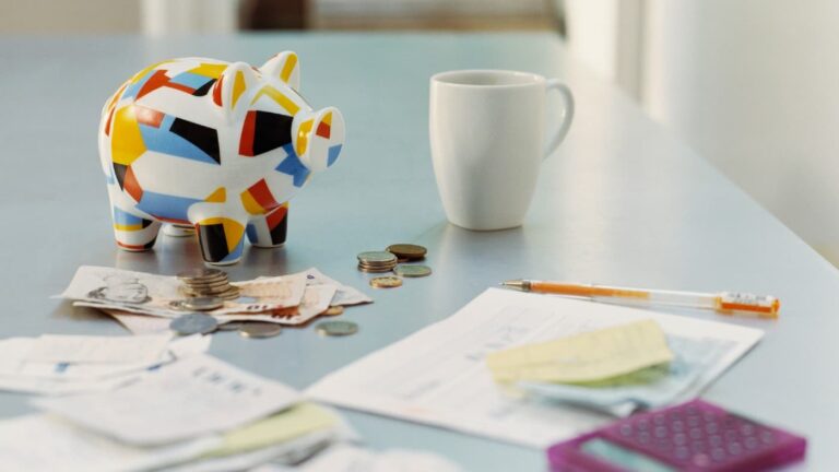 Smooth Sailing Finance ─ Navigating Strategies for a Smoother Cash Flow