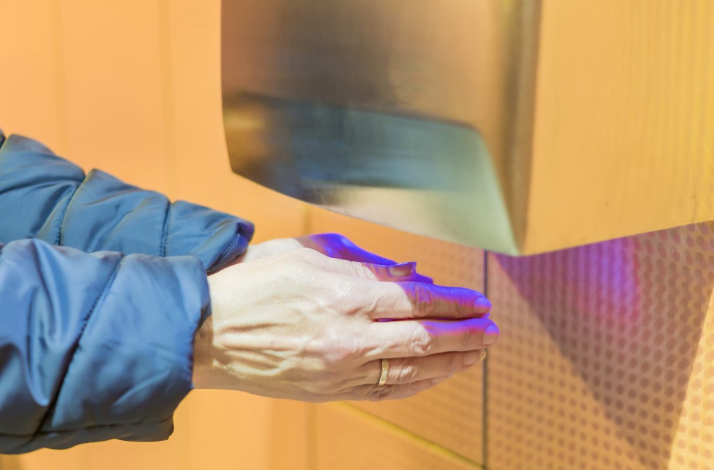 Comparison of Xlerator and Dyson Hand Dryers