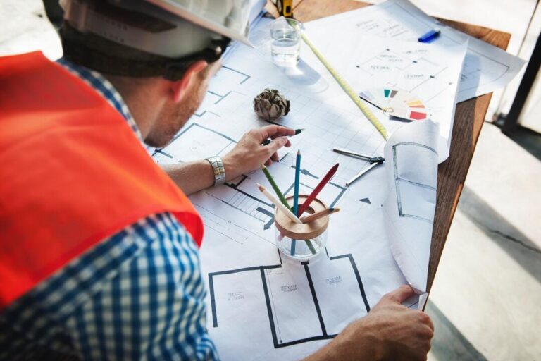 Top 8 Legal Compliance Challenges in Industrial Construction Projects